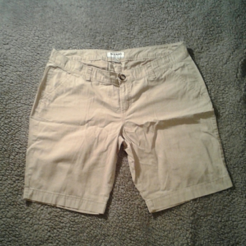 Old navy khaki shorts